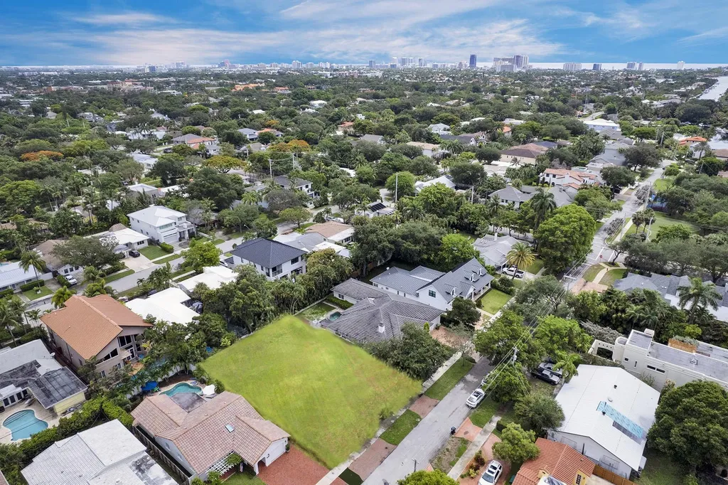 805 SE 10th Street Fort Lauderdale FL 33316