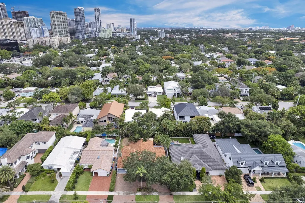 805 SE 10th Street Fort Lauderdale FL 33316