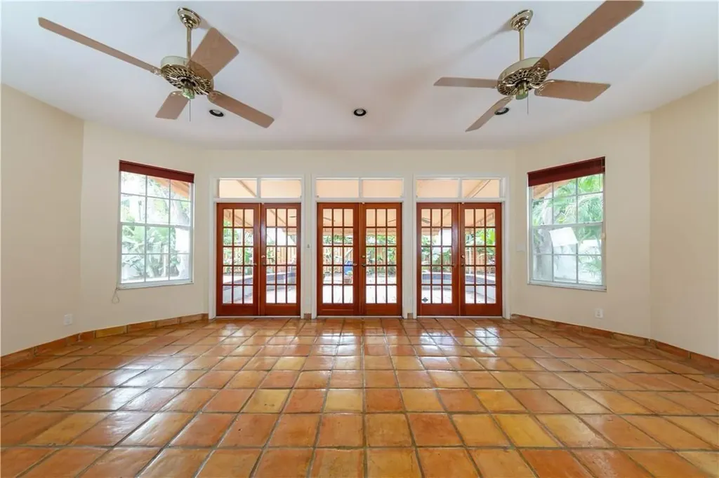 805 SE 10th Street Fort Lauderdale FL 33316
