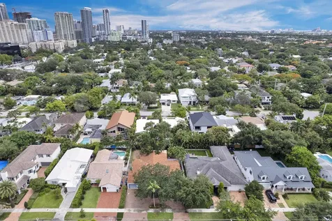 805 SE 10th Street Fort Lauderdale FL 33316