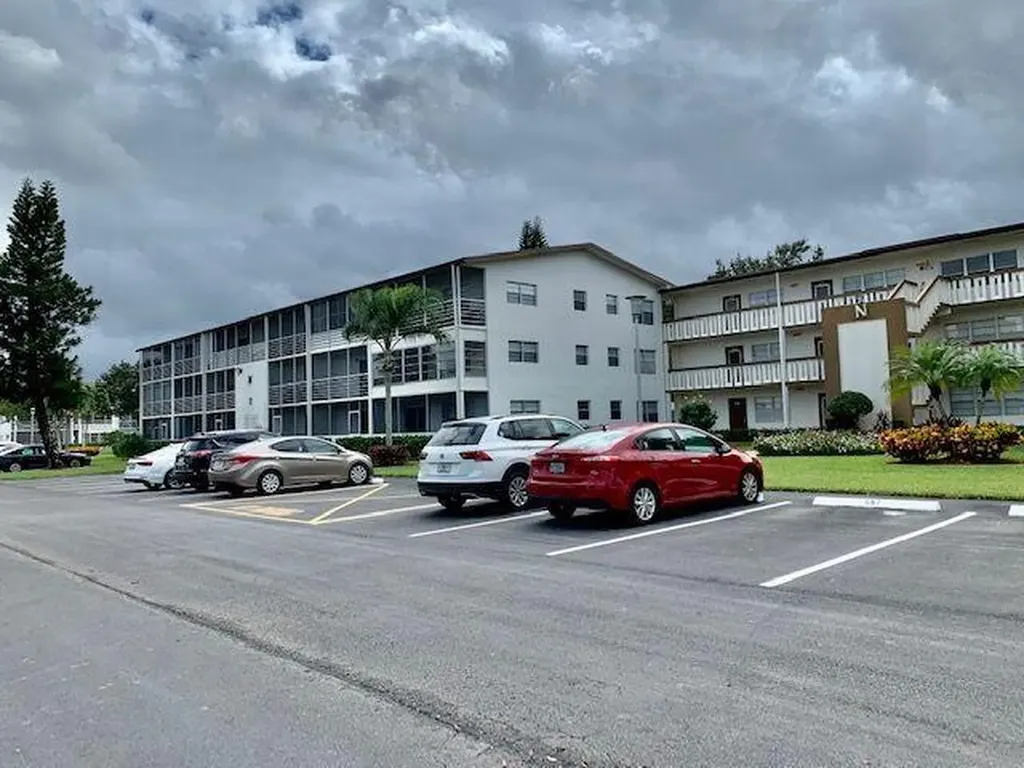 588 Mansfield N Boca Raton FL 33434