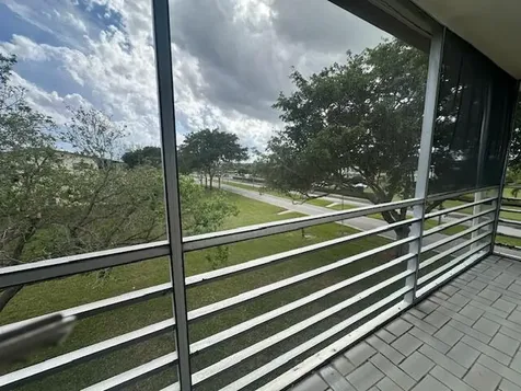 588 Mansfield N Boca Raton FL 33434