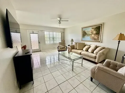 588 Mansfield N Boca Raton FL 33434