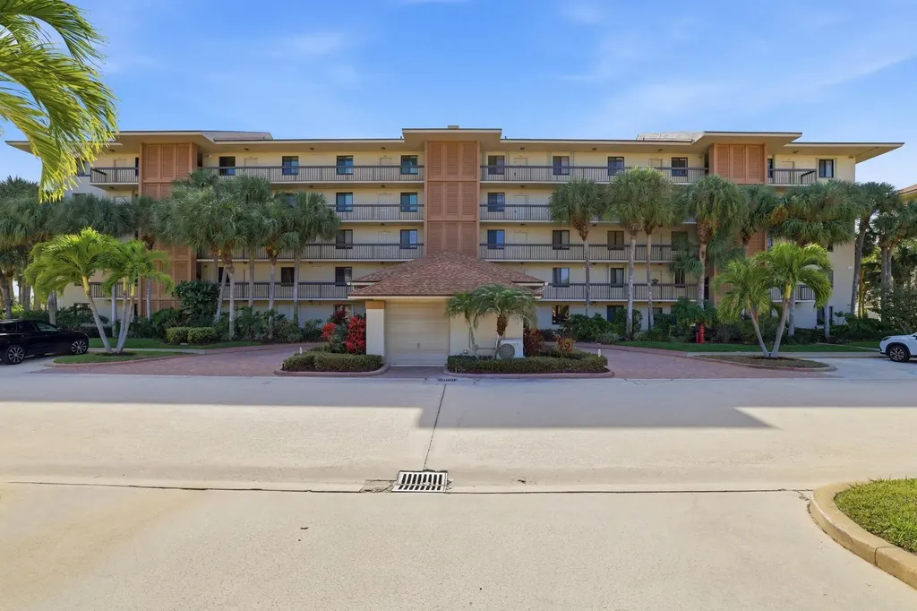 2101 Marina Isle Way Jupiter FL 33477