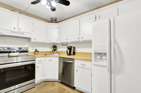 338 Knotty Pine Circle Greenacres FL 33463