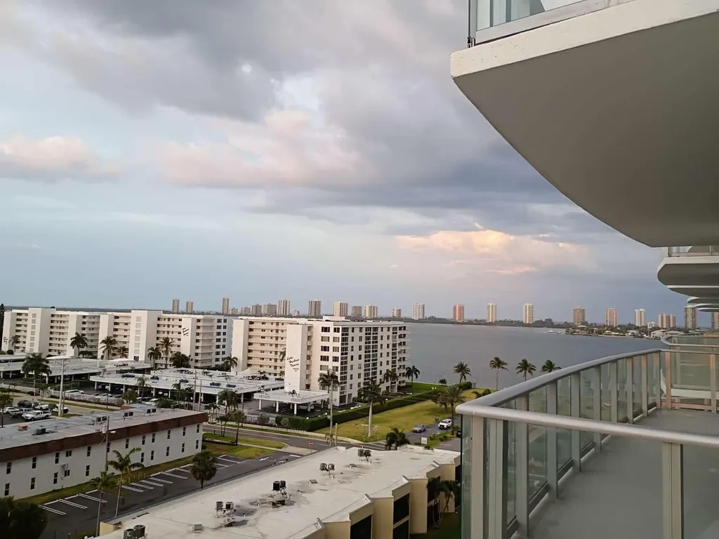 220 Lake Shore Drive West Palm Beach FL 33403