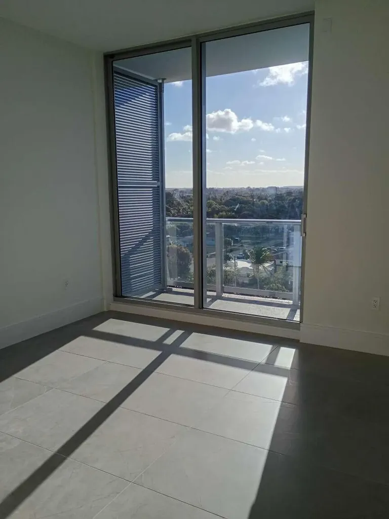 220 Lake Shore Drive West Palm Beach FL 33403