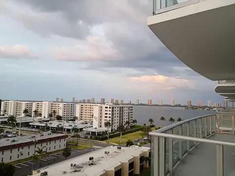 220 Lake Shore Drive West Palm Beach FL 33403