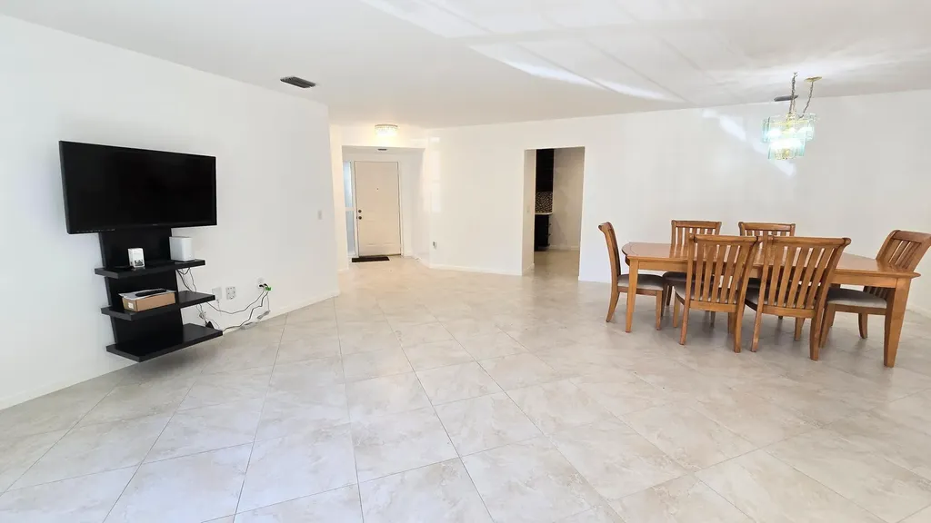 5139 Floria Way Boynton Beach FL 33437