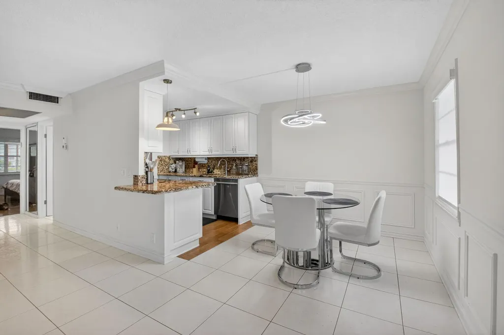 3085 E Exeter E Boca Raton FL 33434