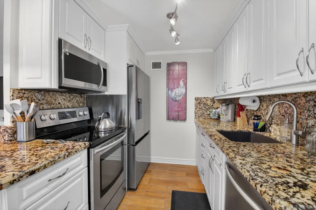 3085 E Exeter E Boca Raton FL 33434