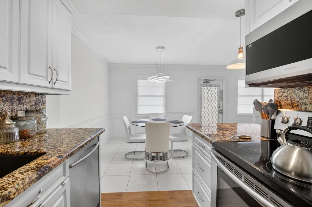 3085 E Exeter E Boca Raton FL 33434