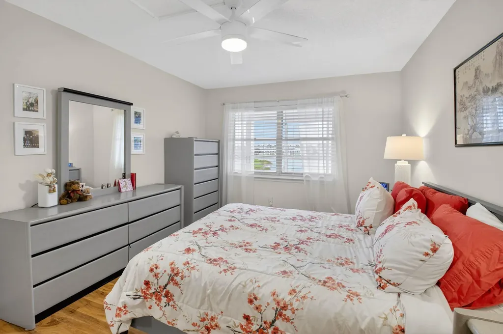 3085 E Exeter E Boca Raton FL 33434