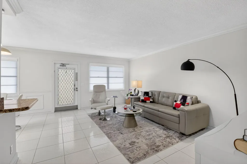 3085 E Exeter E Boca Raton FL 33434