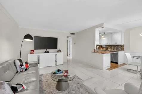 3085 E Exeter E Boca Raton FL 33434