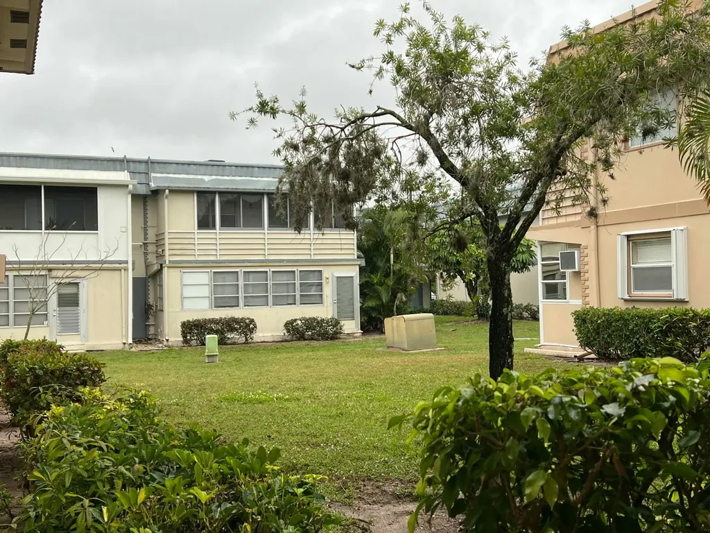 642 N Brittany Delray Beach FL 33446