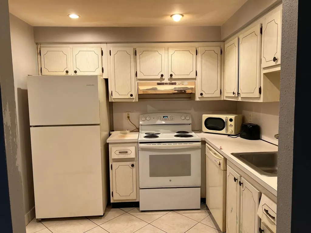 642 N Brittany Delray Beach FL 33446