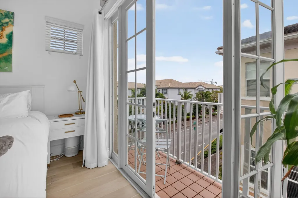 180 NE 6th Avenue Delray Beach FL 33483