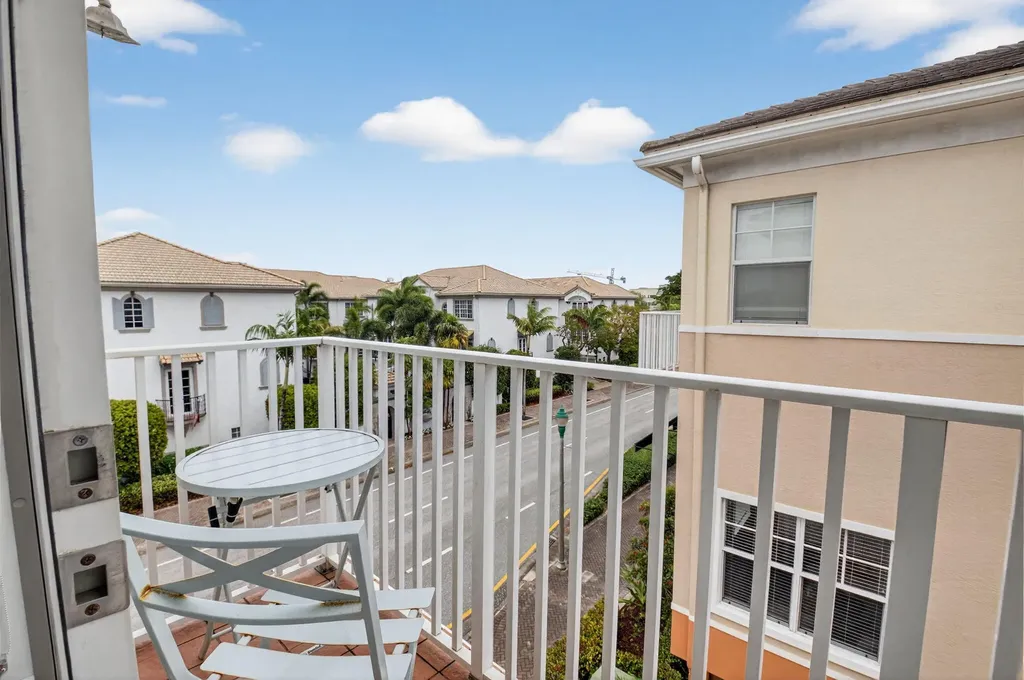 180 NE 6th Avenue Delray Beach FL 33483