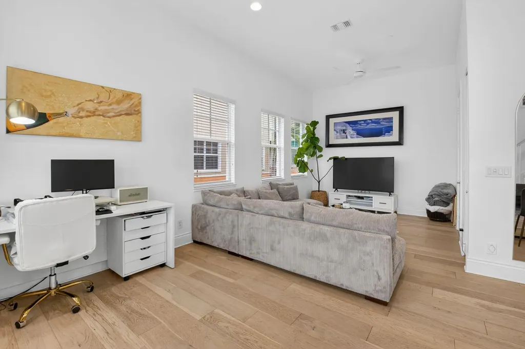 180 NE 6th Avenue Delray Beach FL 33483
