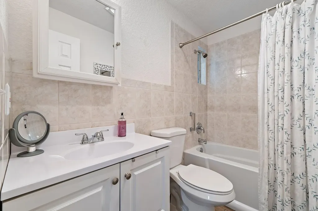 372 Franklin Road Jupiter FL 33469