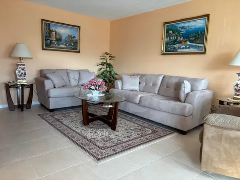 115 Camden E West Palm Beach FL 33417