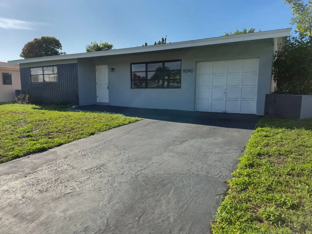 9040 NW 26th Place Sunrise FL 33322