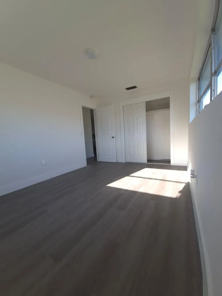 9040 NW 26th Place Sunrise FL 33322
