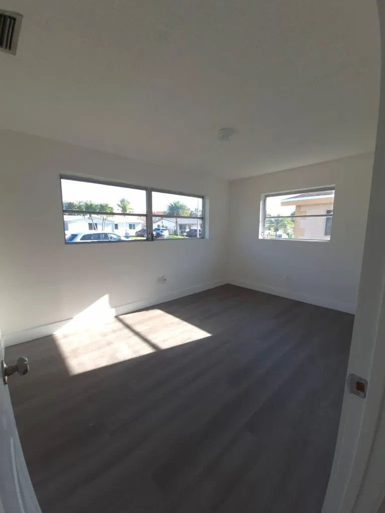 9040 NW 26th Place Sunrise FL 33322