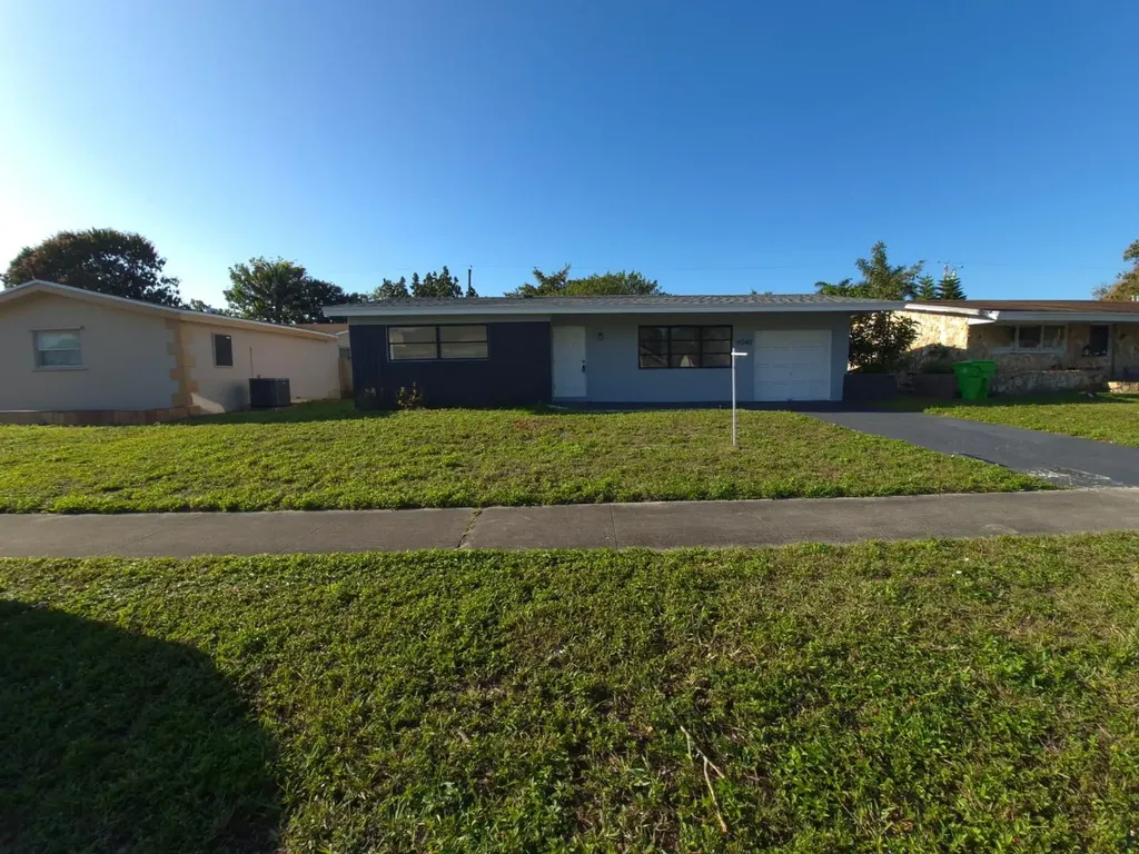 9040 NW 26th Place Sunrise FL 33322