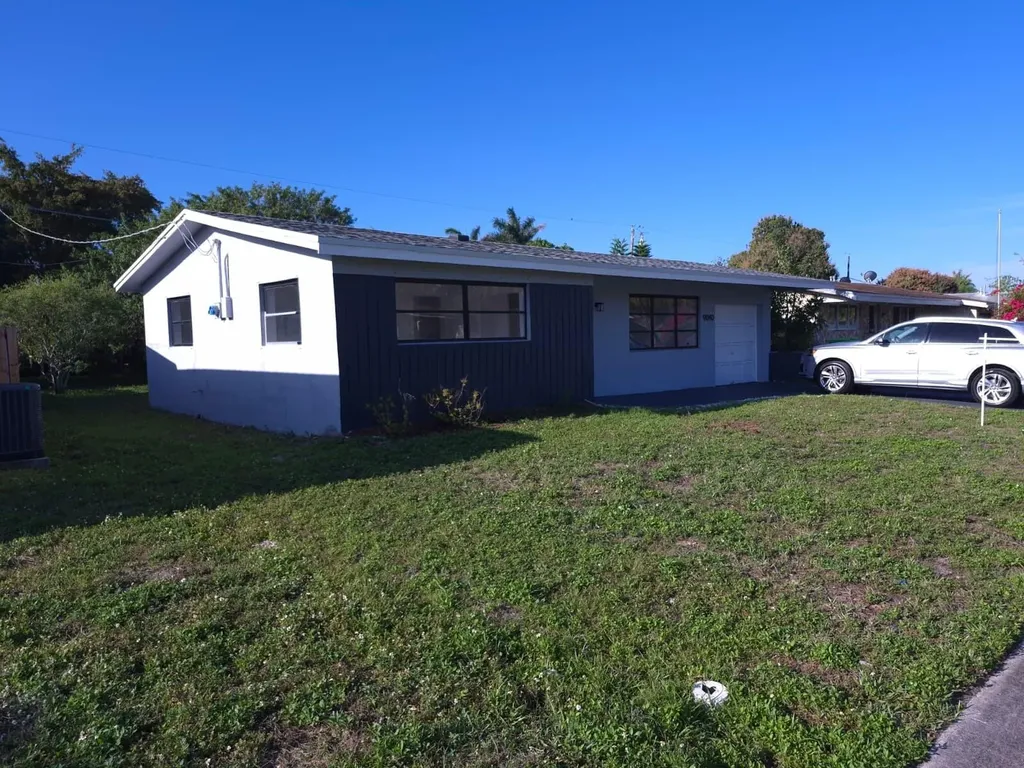 9040 NW 26th Place Sunrise FL 33322