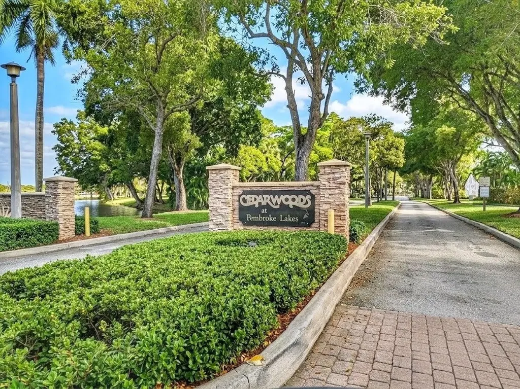10180 E Cypress Court Pembroke Pines FL 33026