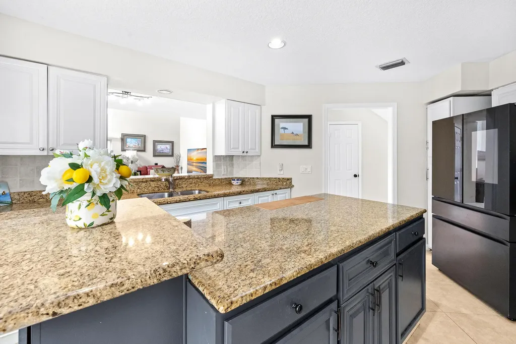 218 W Canterbury Drive W Palm Beach Gardens FL 33418
