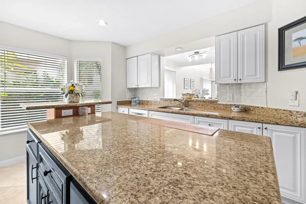 218 W Canterbury Drive W Palm Beach Gardens FL 33418