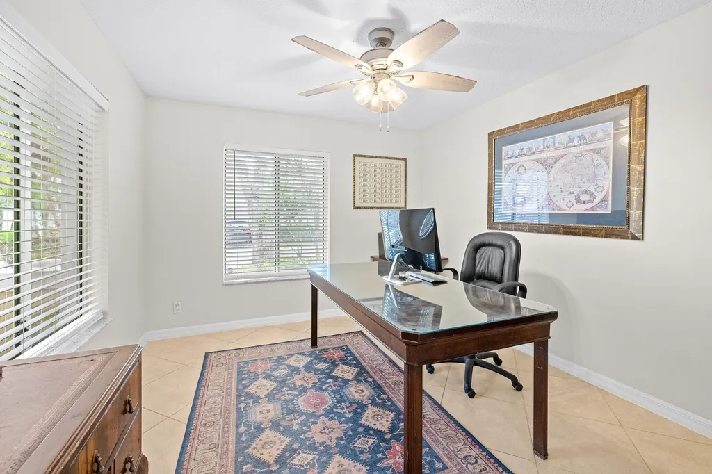 218 W Canterbury Drive W Palm Beach Gardens FL 33418