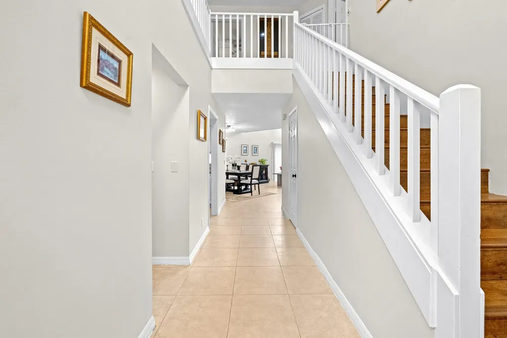 218 W Canterbury Drive W Palm Beach Gardens FL 33418