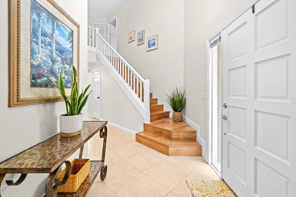 218 W Canterbury Drive W Palm Beach Gardens FL 33418