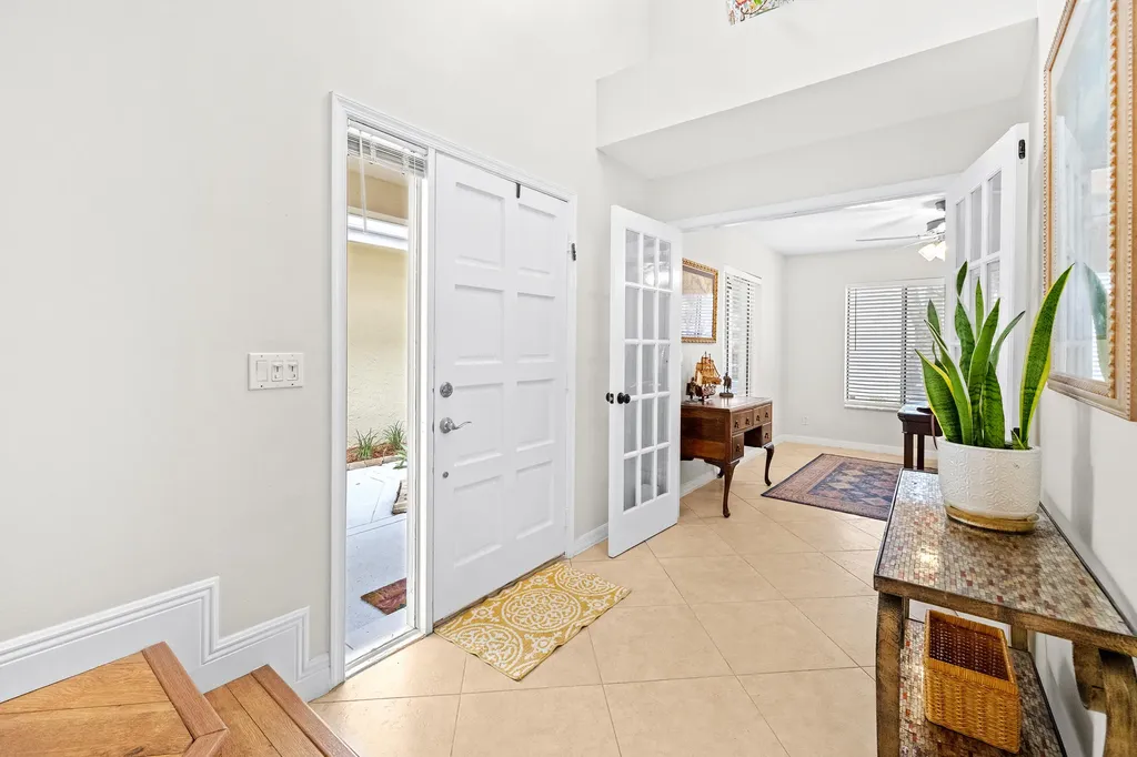 218 W Canterbury Drive W Palm Beach Gardens FL 33418