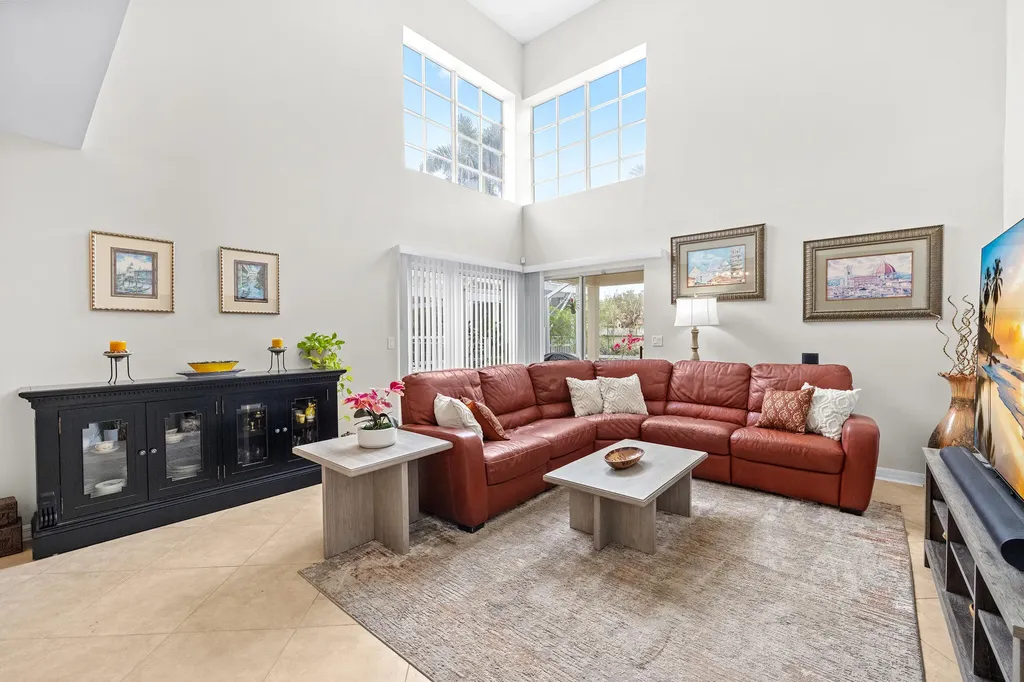 218 W Canterbury Drive W Palm Beach Gardens FL 33418