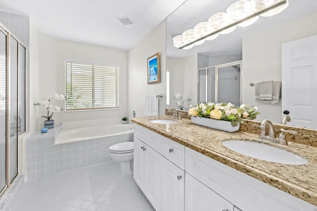 218 W Canterbury Drive W Palm Beach Gardens FL 33418