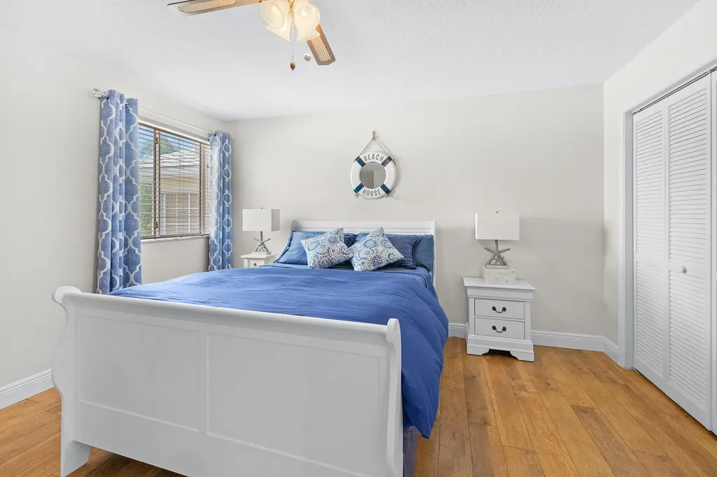 218 W Canterbury Drive W Palm Beach Gardens FL 33418