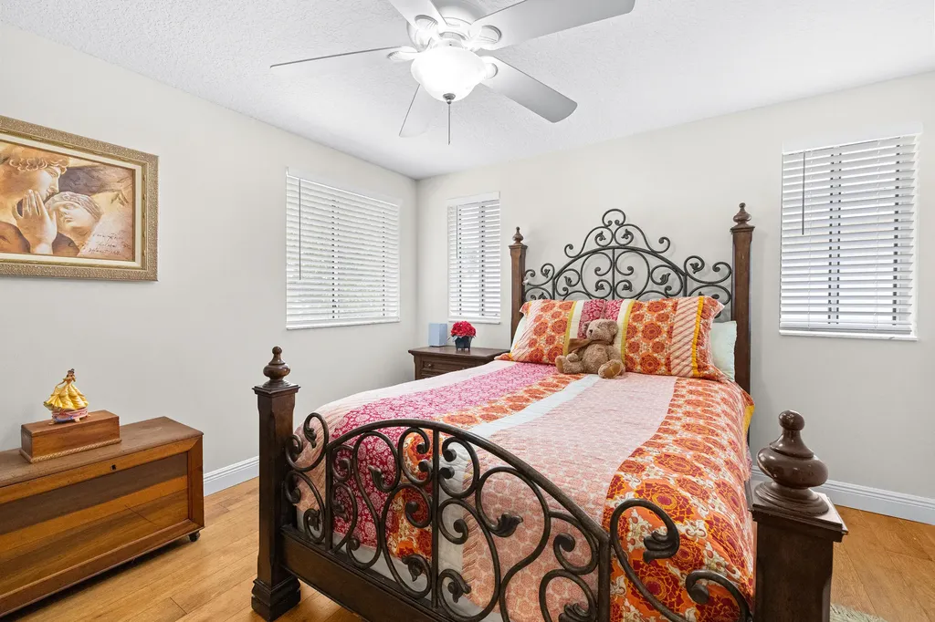 218 W Canterbury Drive W Palm Beach Gardens FL 33418