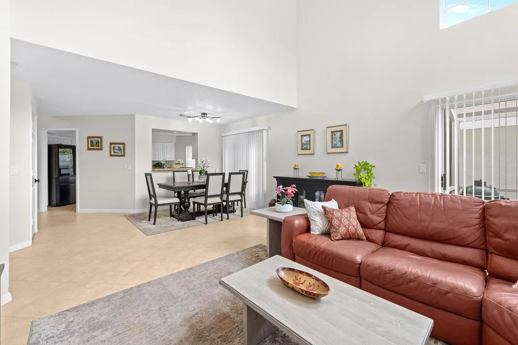 218 W Canterbury Drive W Palm Beach Gardens FL 33418