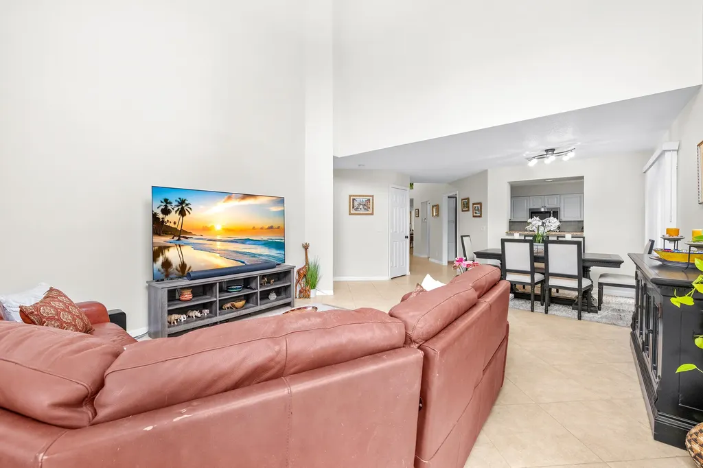 218 W Canterbury Drive W Palm Beach Gardens FL 33418