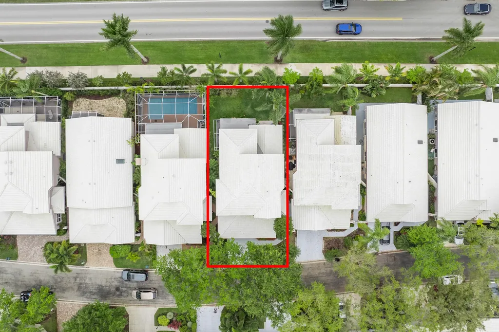 218 W Canterbury Drive W Palm Beach Gardens FL 33418