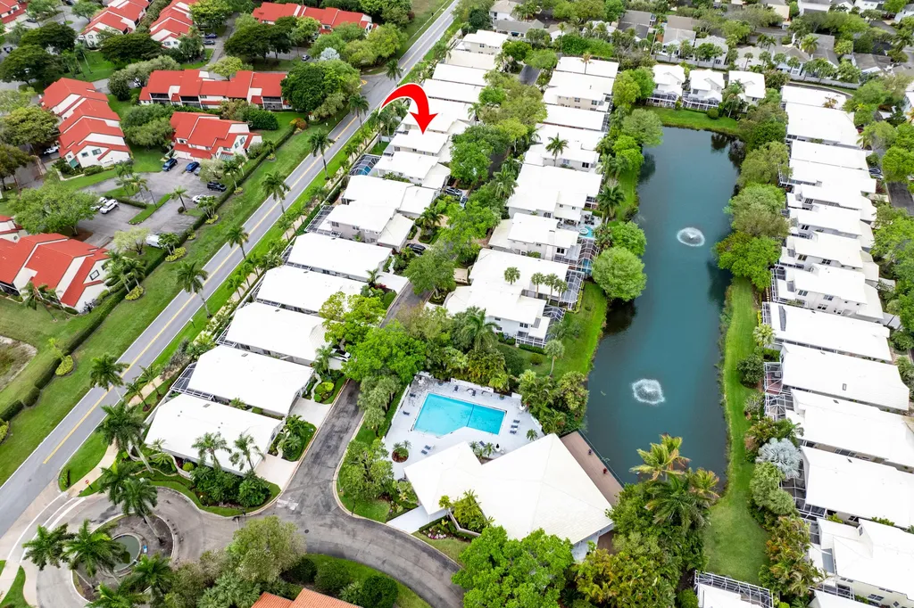 218 W Canterbury Drive W Palm Beach Gardens FL 33418