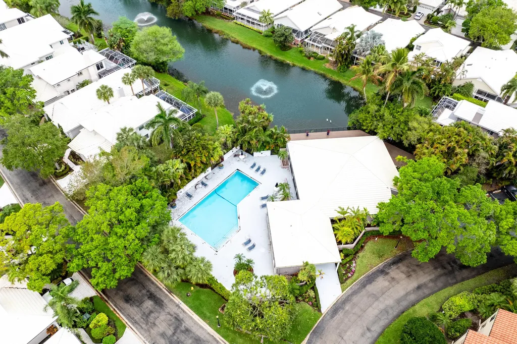 218 W Canterbury Drive W Palm Beach Gardens FL 33418