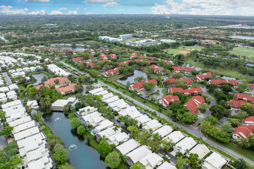 218 W Canterbury Drive W Palm Beach Gardens FL 33418