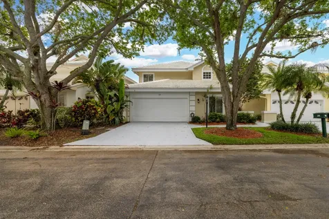 218 W Canterbury Drive W Palm Beach Gardens FL 33418