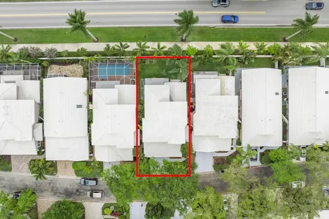 218 W Canterbury Drive W Palm Beach Gardens FL 33418
